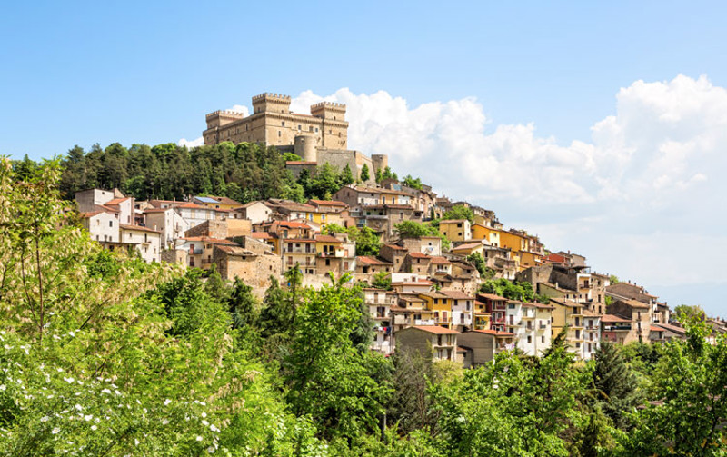 Tuscany vs Abruzzo - Where's Right for You?