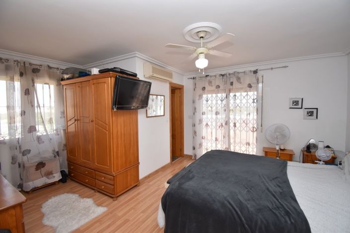 Image No.21-6 Bed Villa for sale