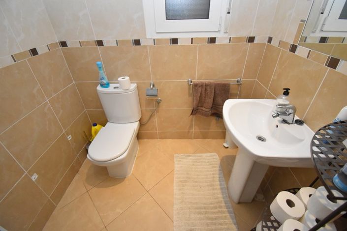 Image No.9-6 Bed Villa for sale