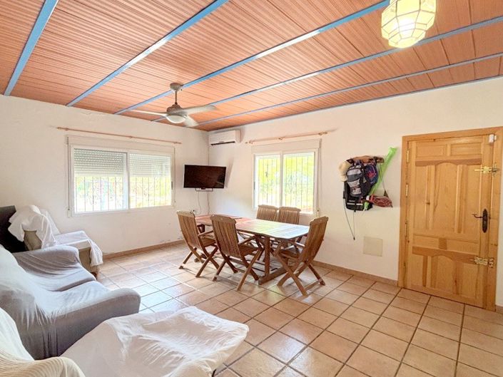 Image No.7-3 Bed Villa for sale