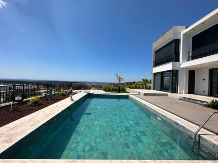 Image No.9-4 Bed Villa / Detached for sale