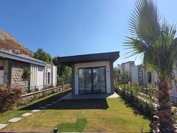 lovely-private-garden