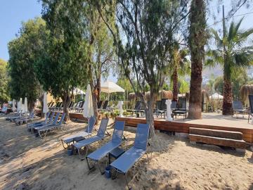 sunbathing-areas-on-the-beach