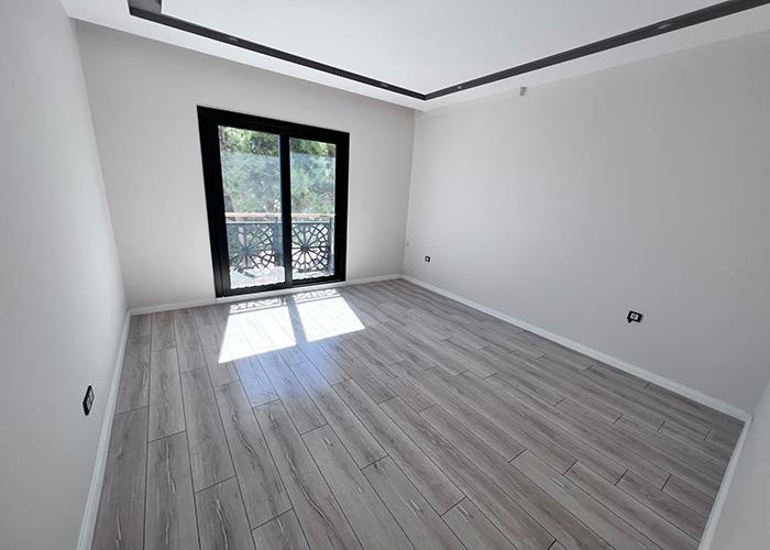 Image No.15-4 Bed Duplex for sale