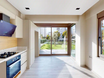 ground-floor-lounge-and-kitchen-with-garden-access