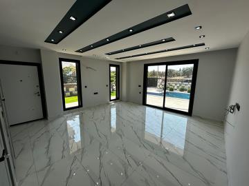 living-area-with-direct-access-to-pool