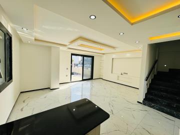 spacious-lounge-with-modern-features