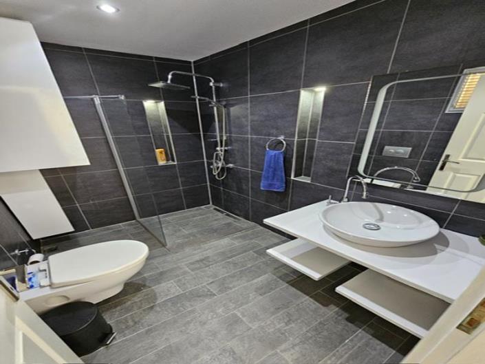 Image No.22-2 Bed Apartment for sale