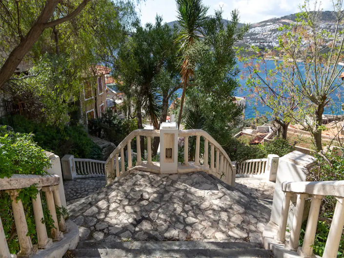 Image No.22-2 Bed Property for sale