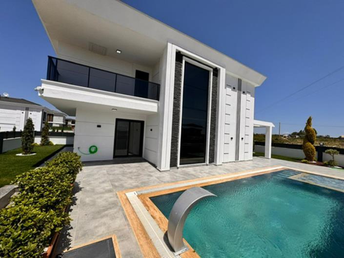 Image No.2-4 Bed Villa / Detached for sale