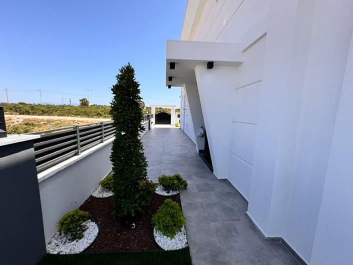 Image No.11-4 Bed Villa / Detached for sale