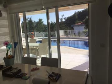 living-area-with-direct-access-to-the-terrace-and-pool