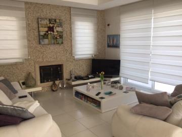 tastefully-furnished-living-room