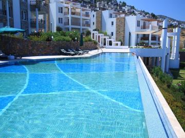 communal-swimming-pool