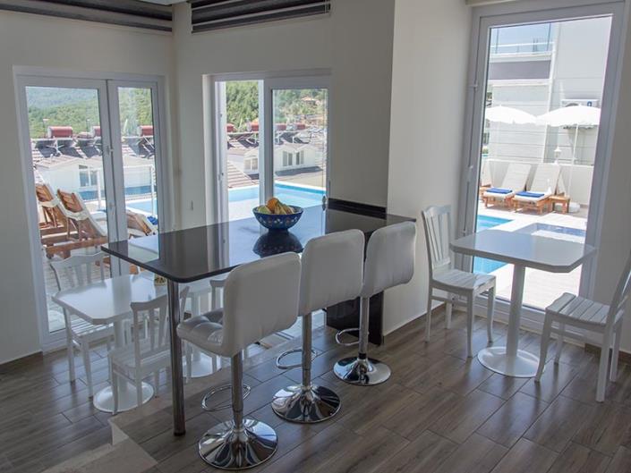 Image No.4-4 Bed Villa for sale