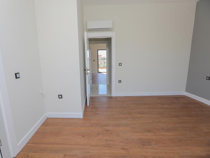 Image No.15-5 Bed Villa for sale