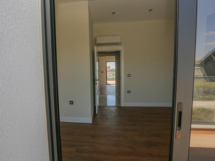 Image No.20-5 Bed Villa for sale