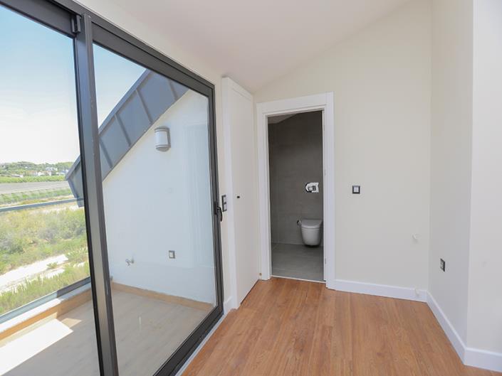 Image No.18-5 Bed Villa for sale