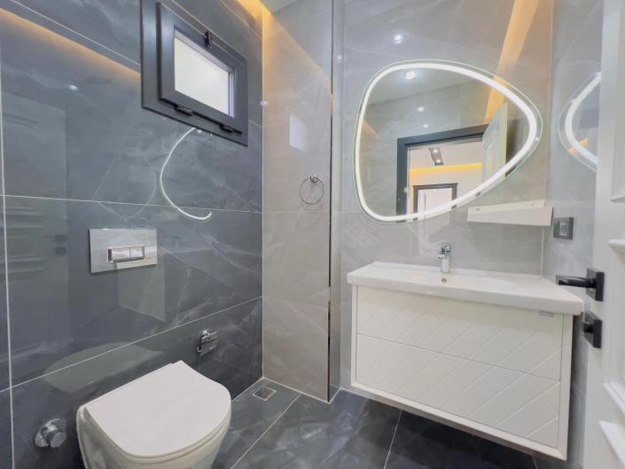 Image No.13-3 Bed Townhouse for sale