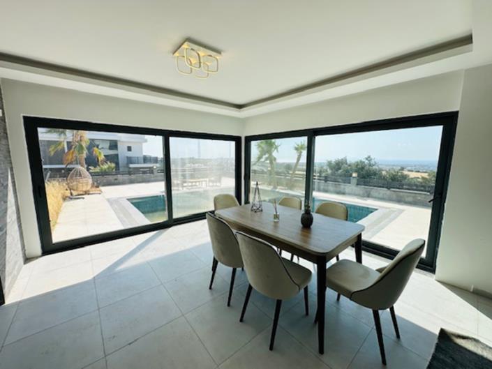 Image No.11-3 Bed Villa / Detached for sale