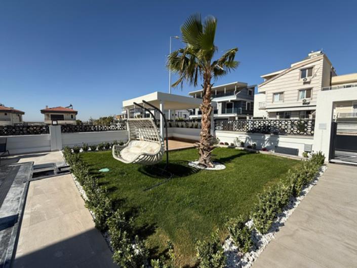 Image No.10-4 Bed Villa / Detached for sale