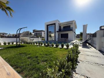 1 - Altinkum, Villa / Detached