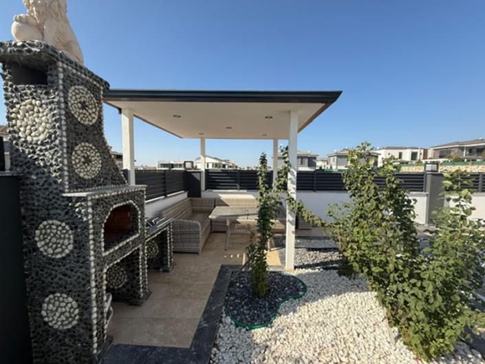 Image No.13-4 Bed Villa / Detached for sale