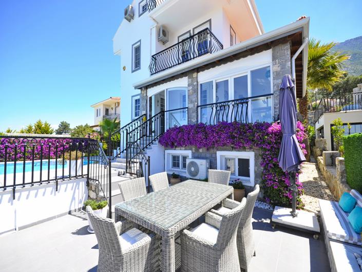 Image No.28-5 Bed Villa / Detached for sale