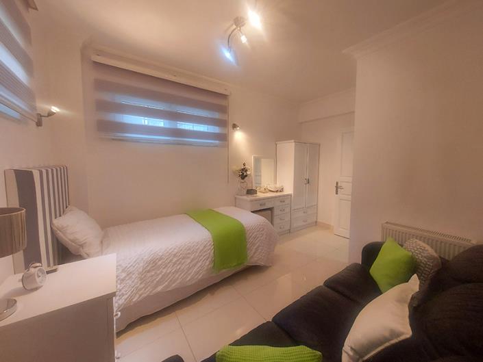 Image No.40-5 Bed Villa / Detached for sale