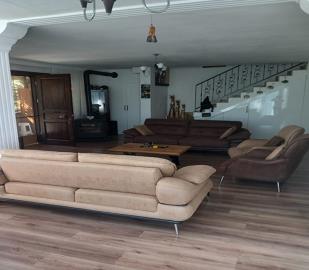 spacious-living-area