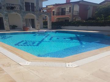 lovely-communal-pool