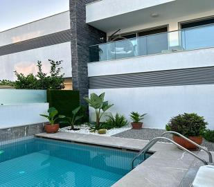 superb-private-pool