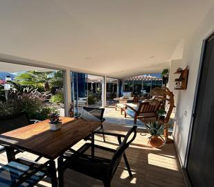 fabulous-covered-terrace