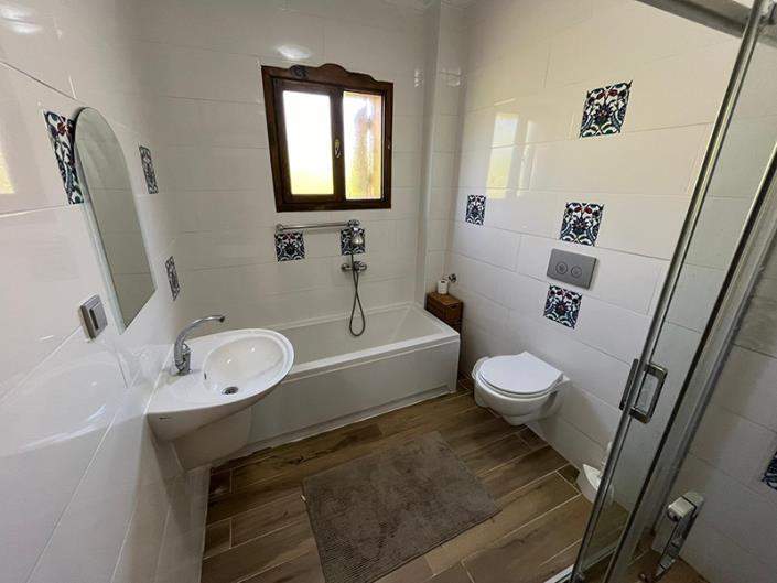 Image No.12-3 Bed Bungalow for sale