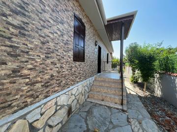 stairs-leading-into-property