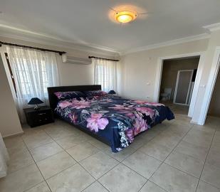 bedroom-with-en-suite