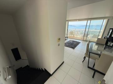 entrance-into-duplex