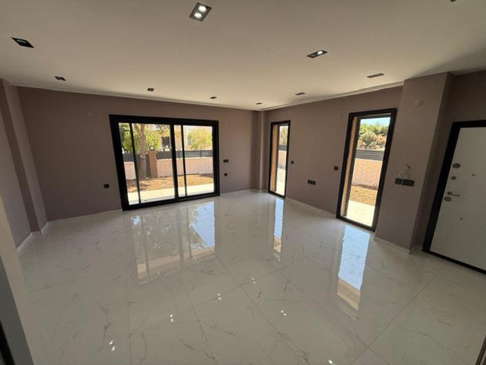 Image No.9-3 Bed Villa for sale