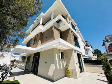 modern-four-bedroom-Villa-in-Altinkum