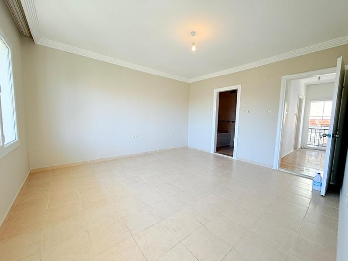 Image No.10-3 Bed Semi-Detached for sale