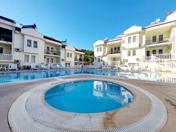 communal-pool-with-children-s-section