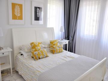 Large-double-bedroom