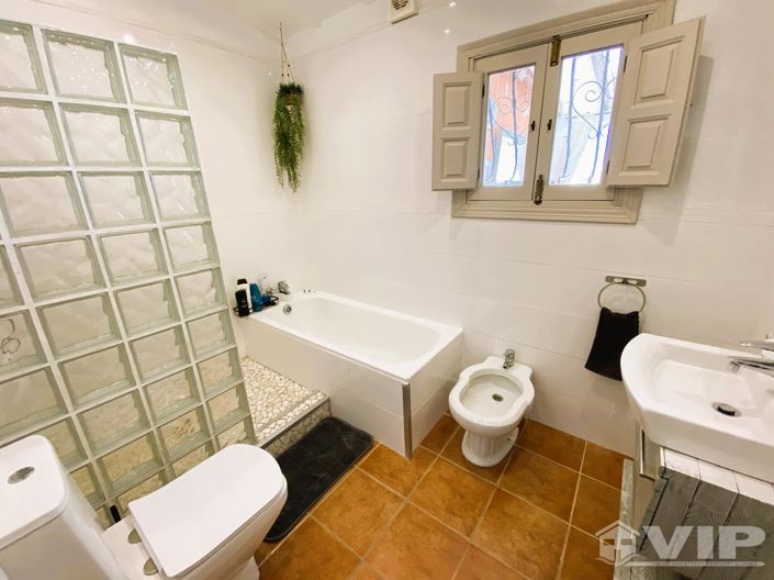 Image No.20-6 Bed Villa for sale