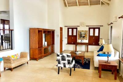 St-lucia-homes-Villa-Canary-Livingroom-850x570