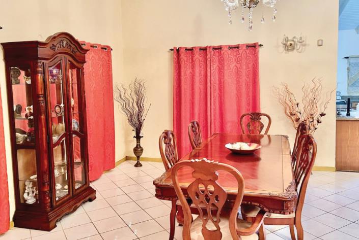 Image No.6-4 Bed House for sale