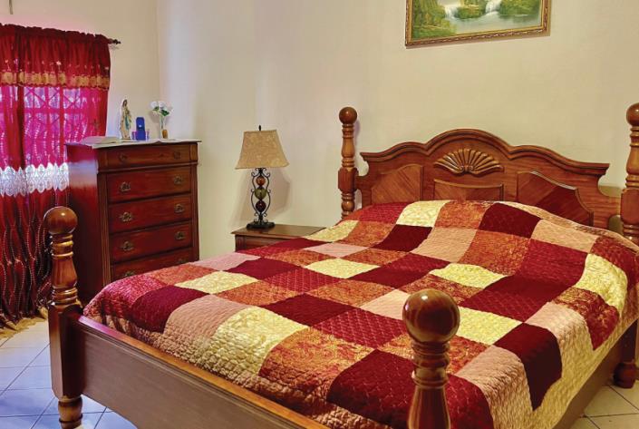 Image No.8-4 Bed House for sale