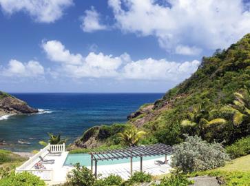 St-Lucia-Homes---CAP128---Allamanda---Livingroom-Pool