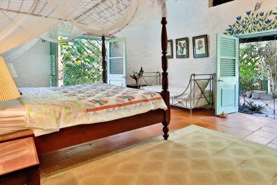 St-Lucia-Homes-Moon-Point-Bedroom-2