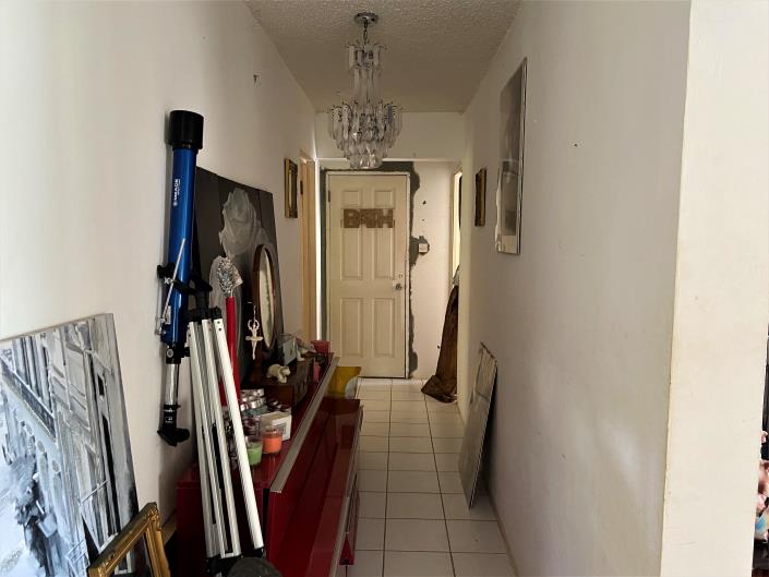 Image No.8-7 Bed House for sale