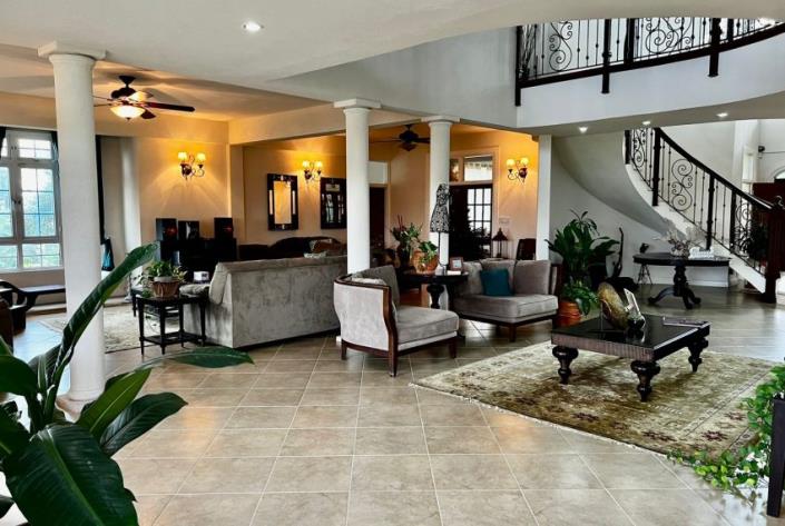 Image No.11-10 Bed House/Villa for sale